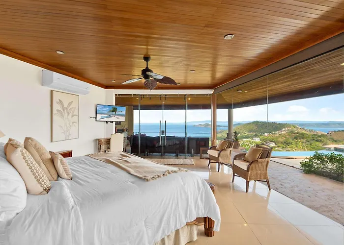 Infinity Pool Dual Ocean & Views Pousada